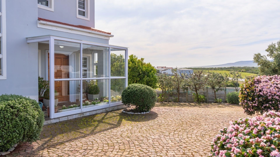 3 Bedroom Property for Sale in Perlemoenbaai Western Cape